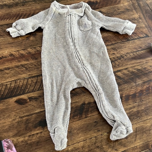 0-3M Baby Gap Thermal PJs grey with specks - Picture 1 of 2